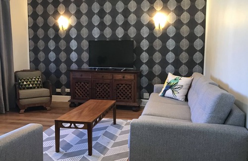 Shepparton South House | Shepparton House - family & pet friendly