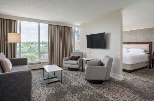 Saskatoon Downtown Hotel | Sheraton Cavalier Saskatoon Hotel