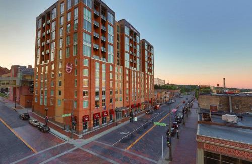 Downtown - Waterfront Hotel | Sheraton Duluth Hotel