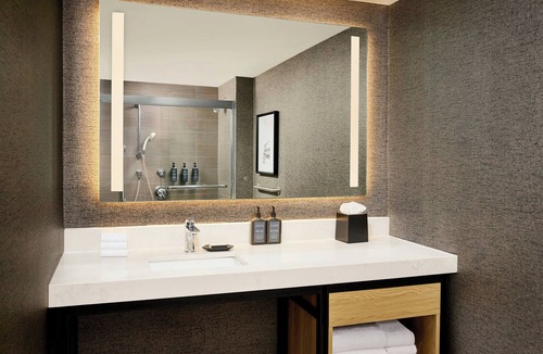 Central Hamilton Hotel | Sheraton Hamilton Hotel