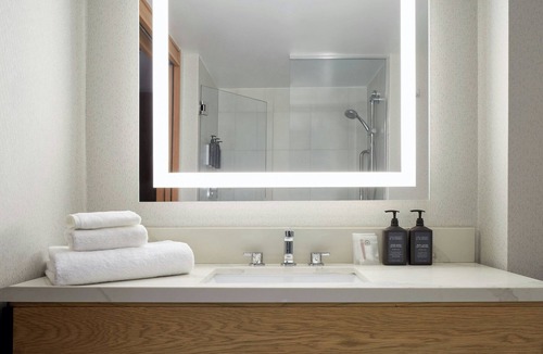 Dorval Hotel | Sheraton Montreal Airport Hotel
