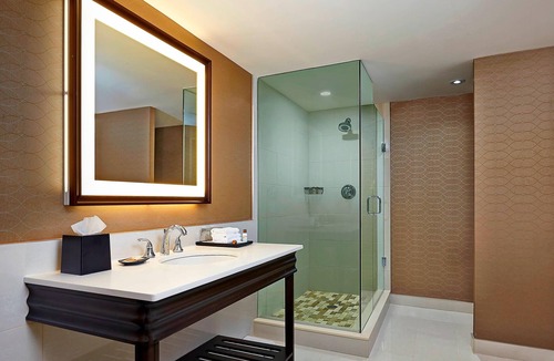 Unionville Hotel | Sheraton Parkway Toronto North Hotel & Suites