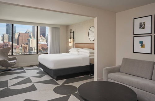 South Shore Hotel | Sheraton Pittsburgh Hotel at Station Square