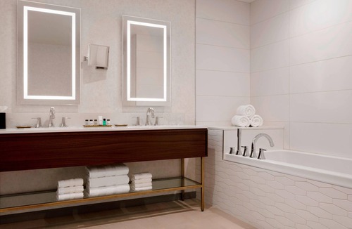 Saint Hyacinthe Hotel | Sheraton Saint-Hyacinthe Hotel