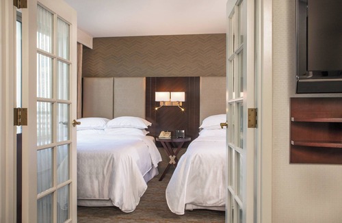 Elk Grove Village Hotel | Sheraton Suites Chicago Elk Grove