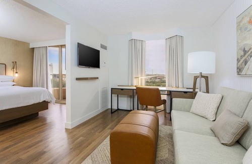Dallas Design District Hotel | Sheraton Suites Market Center Dallas