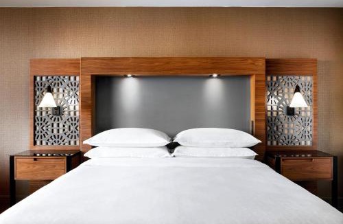 Etobicoke Hotel | Sheraton Toronto Airport Hotel & Conference Centre