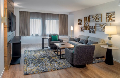Maryland Heights Hotel | Sheraton Westport Plaza Hotel St. Louis