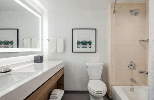 Maryland Heights Hotel | Sheraton Westport Plaza Hotel St. Louis