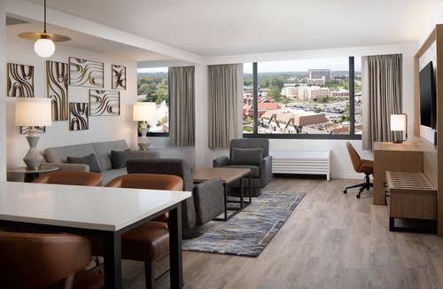 Maryland Heights Hotel | Sheraton Westport Plaza Hotel St. Louis