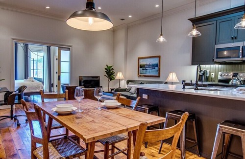 Town of Milo Apartment | Sheridan House-The Suite-gorgeous downtown apt