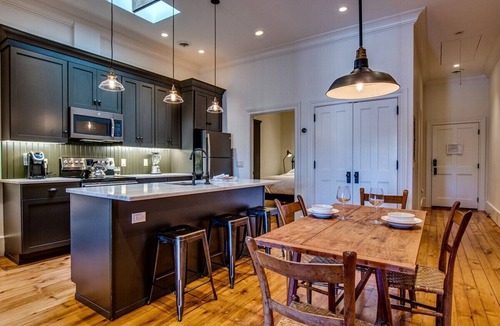 Town of Milo Apartment | Sheridan House-The Suite-gorgeous downtown apt