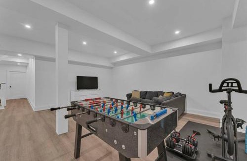 Sherkston Villa | Sherkston Oasis - Hot Tub Soaks & Luxurious Escape