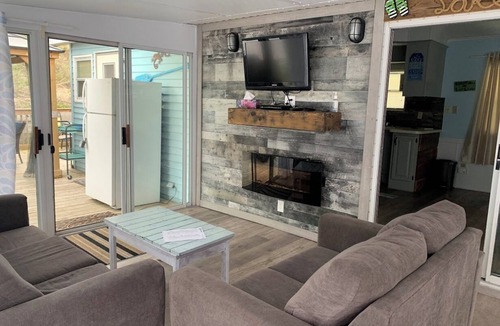 Sherkston House | Sherkston Shores Rental, 30 second walk to the beach. Partial Lake views on deck