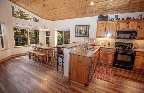 Tahoma House | Sherman by Hauserman Rentals