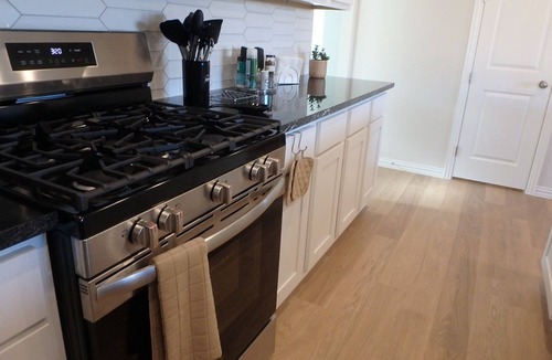 Sherman House | Sherman Hideaway. Spacious 4-bed house in tranquil Sherman with AC, large yard.