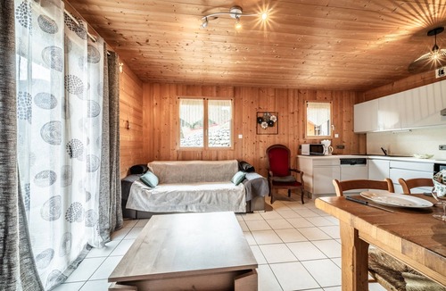 Saint-Jean-dʼAulps Apartment | Sherpa Apartment - 10 Guests, Mountain View, Shared Terrace & Wi-Fi