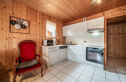 Saint-Jean-dʼAulps Apartment | Sherpa Apartment - 10 Guests, Mountain View, Shared Terrace & Wi-Fi