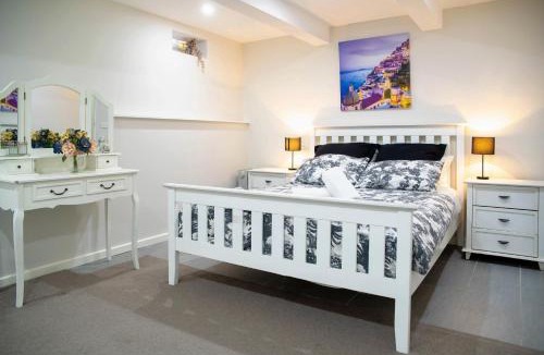 Black Hill Apartment | Sherrard Spacious Family Place