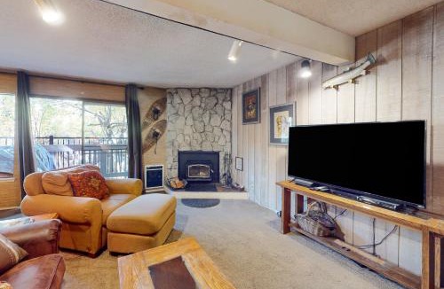 Mammoth Lakes Apartment | Sherwin Villas 12 B