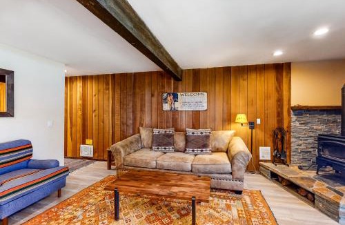 Mammoth Lakes Apartment | Sherwin Villas B13