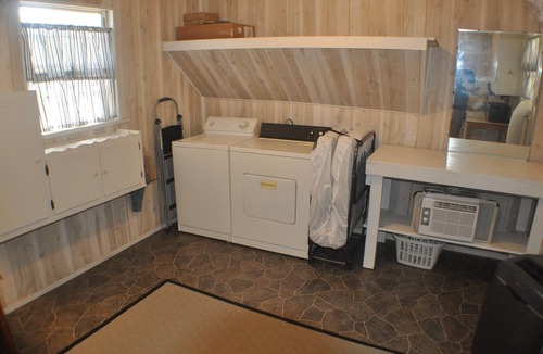 Gordonville House | Sherwood Hills Cottage Sleeps 4 - 5.