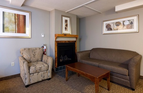 Port Carling Hotel | Sherwood Inn