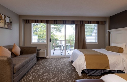 Port Carling Hotel | Sherwood Inn