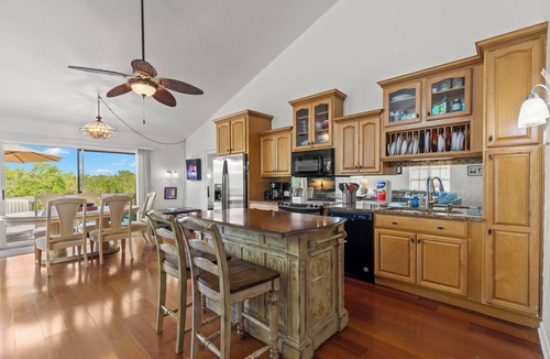 Palm Harbor House | SHERWOOD LAKES UNIT A ON THE PINELLAS TRAIL AND CLOSE TO BEACH