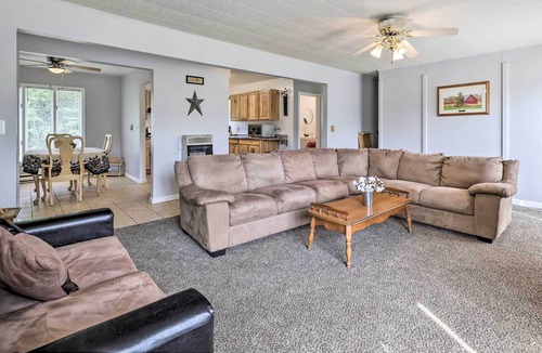 Cambra Apartment | Shickshinny Apt w/ Yard ~ 9 Mi to State Park!