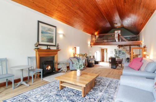 Falkirk House | Shieldhill Farm House