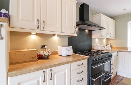 Falkirk Cottage | Shieldhill Farm House