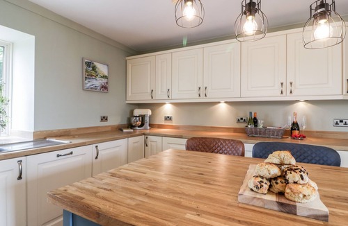 Falkirk Cottage | Shieldhill Farm House