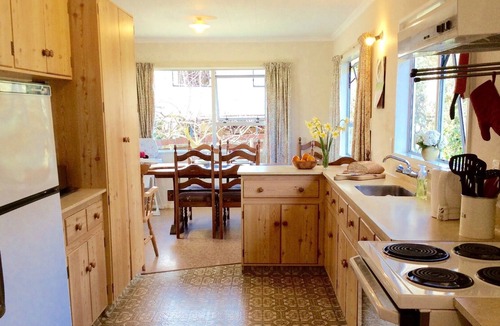 Christchurch District Cottage | Shiloh - Diamond Harbour Accommodation