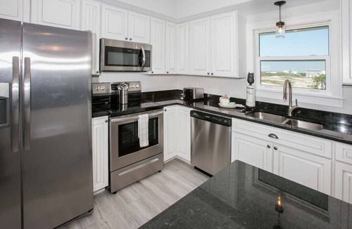 Morgantown House | Shiloh House-beach Front-sleeps 21-community Pool Elevator