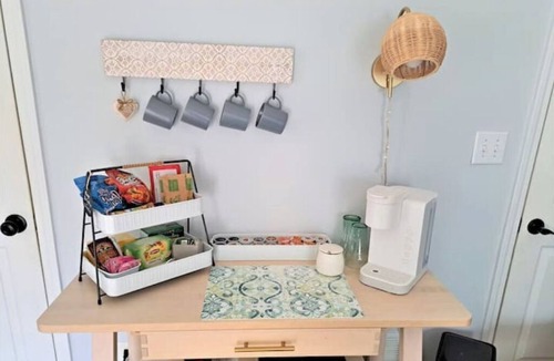 Tyrone Apartment | Shiloh - Serene green space, read a book or write one! Amazing sleep w/King bed.