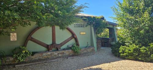 Shepherds Flat Villa | Shiloh Station House