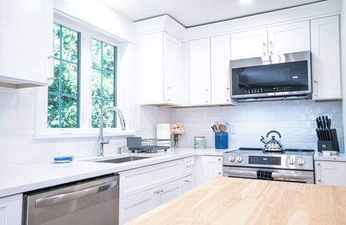 Falmouth House | Shining Sea Hideaway・Walk everywhere, 6 Beds, Newly remodeled