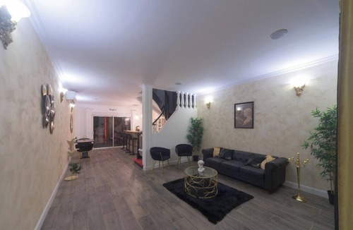 Limoux House | Shiny Cloud - Elegant Suite in Limoux