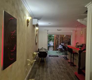 Limoux Apartment | Shiny Cloud Love Room
