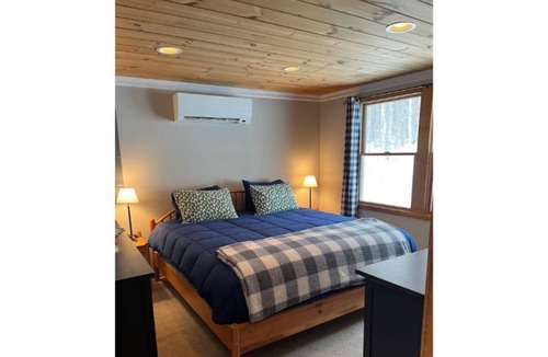 Wardsboro Ski Chalet | Shiny Elk Chalet | Between Mt Snow & Stratton Mt