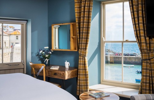 Mousehole Hotel | Ship Inn