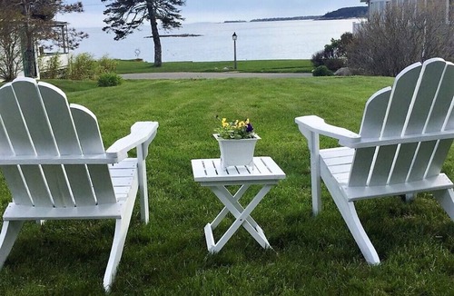 Ocean Point Cottage | Ship's Wheel - Charming Ocean View in Ocean Point!