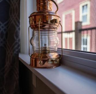 Mahone Bay Hotel | Ships Inn