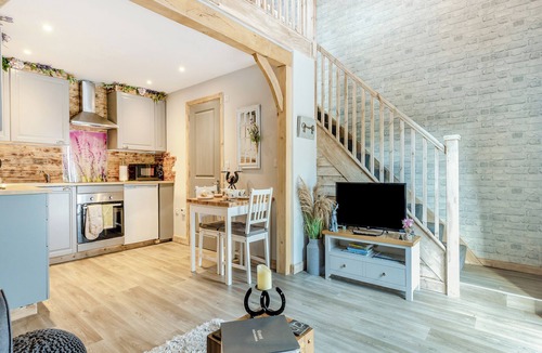 Bisterne Cottage | Shire Cottage - UK50416