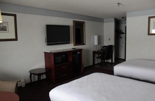 Houlton Hotel | Shiretown Inn & Suites