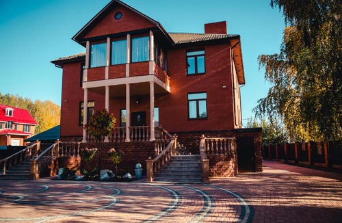 Ilyinskoye Hotel | Shmel House