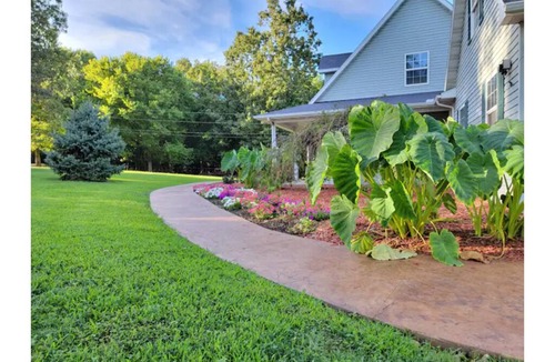 Powell House | Shoal Creek Retreat Farm Stay