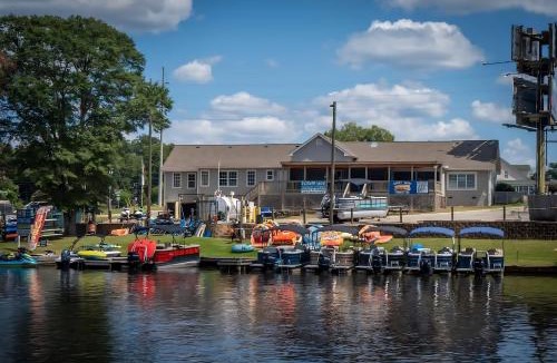 Eatonton House | Shoo Fly at Lake Oconee - Lakefront, Kayaks, Games