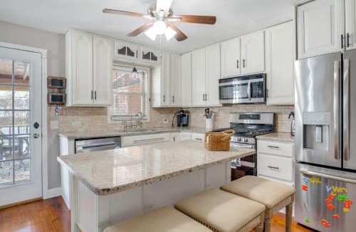Middletown House | Shop, Dine and Explore Cozy Cottage in Louisville